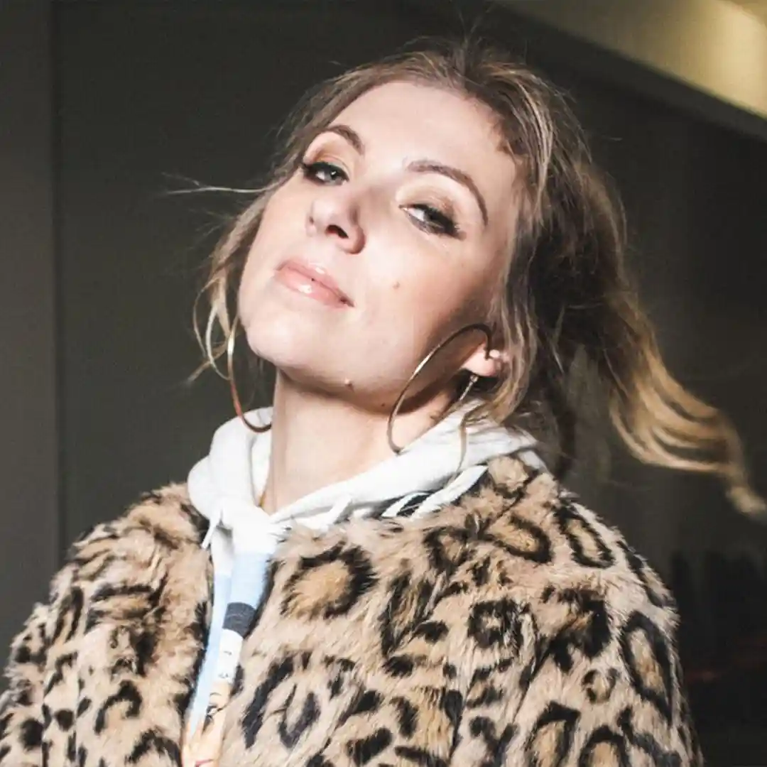 Annie Lederman at Quezada's Comedy Club & Cantina